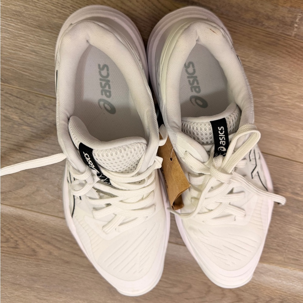 ASICS Women's White Athletic Shoes - Picture 1 of 5